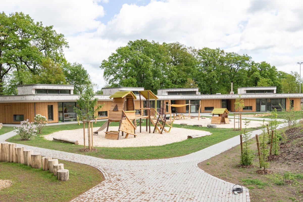 Playground architecture with eibe - eibe playground, integrated into a holiday park. 