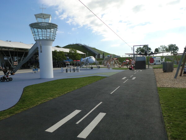 Play tower and runway